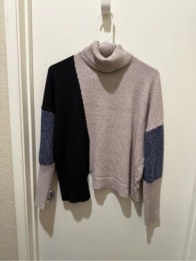 Colorblock Turtleneck Sweater - Taupe, Black & Navy
